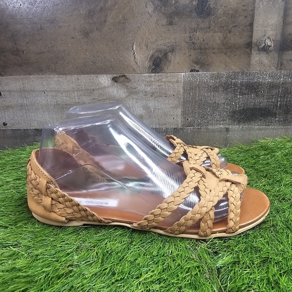 New Steve Madden Fenella Sandals - Picture 5 of 13